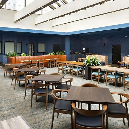 Four Points By Sheraton Edmonton South Bagian luar foto