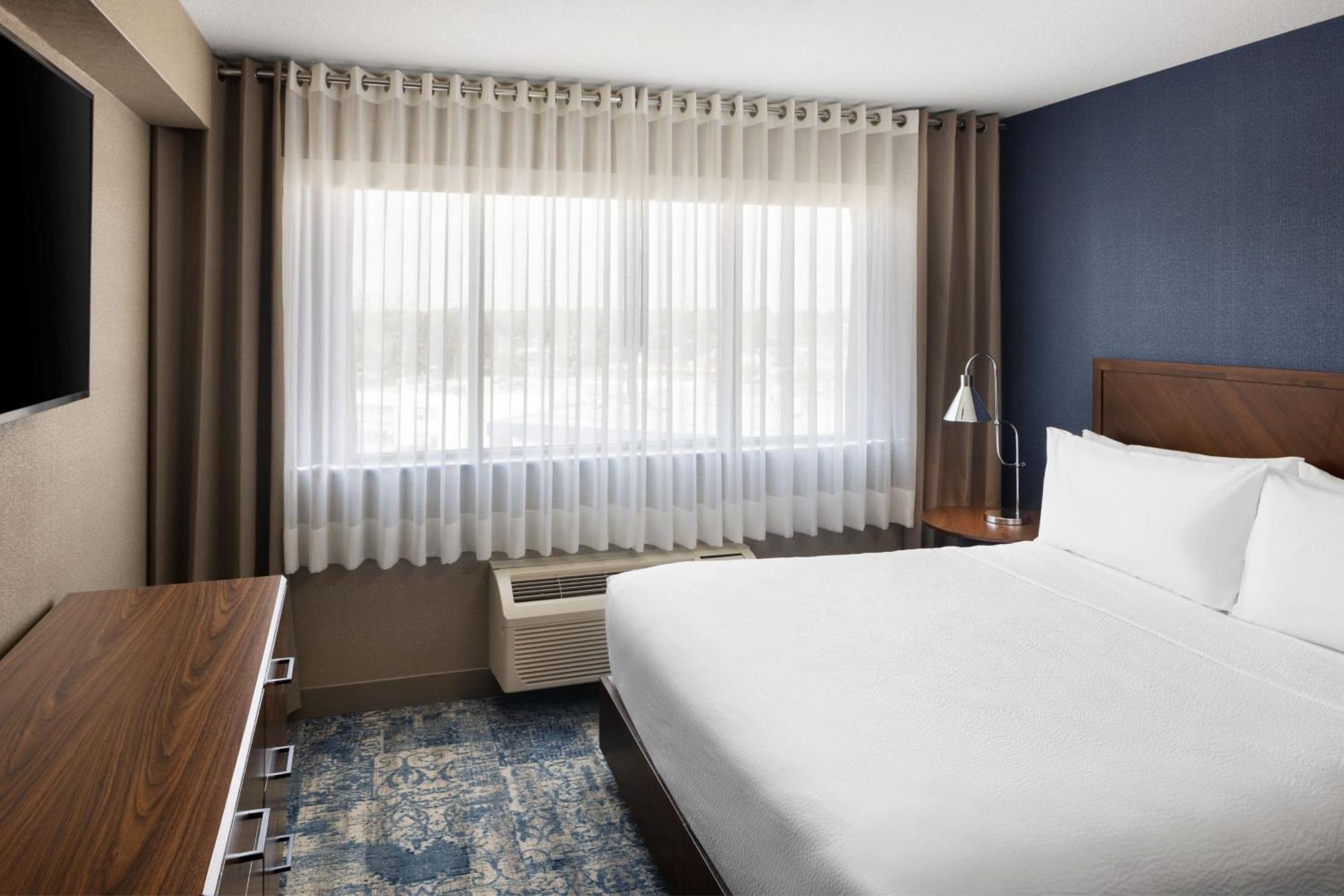 Four Points By Sheraton Edmonton South Bagian luar foto