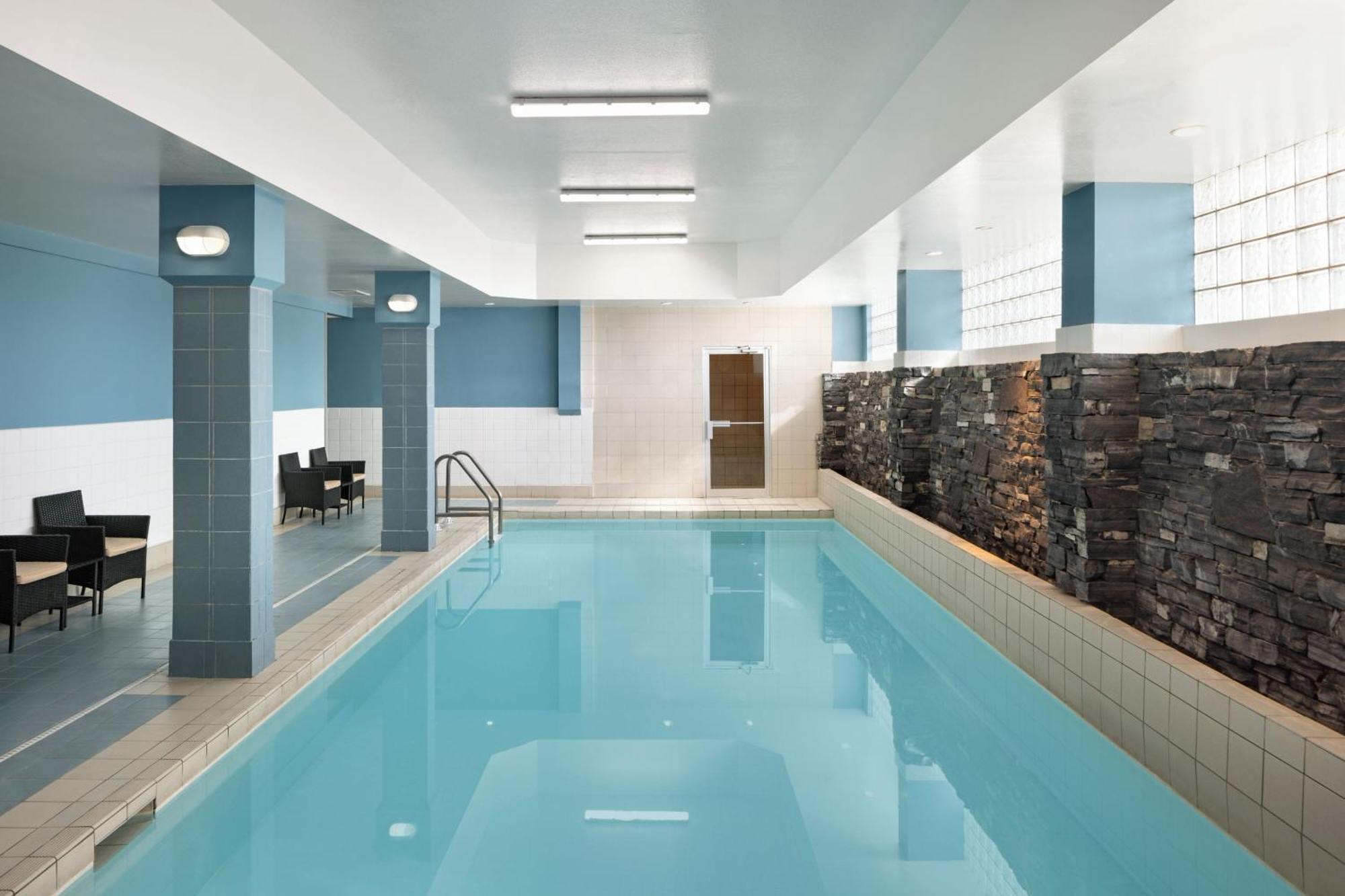 Four Points By Sheraton Edmonton South Bagian luar foto