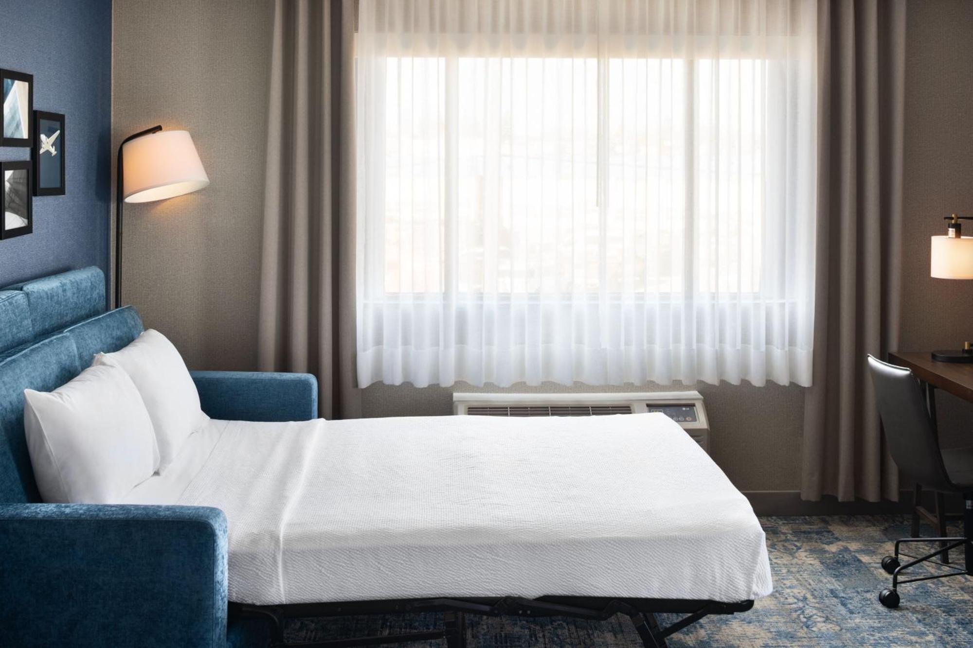 Four Points By Sheraton Edmonton South Bagian luar foto